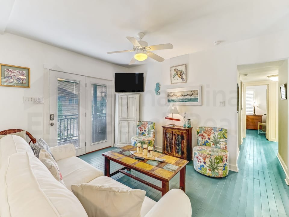 Living Area/TV
