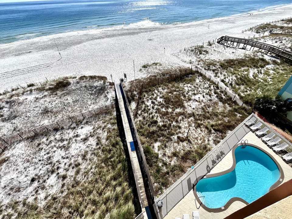 Check out the pool next to the beach!