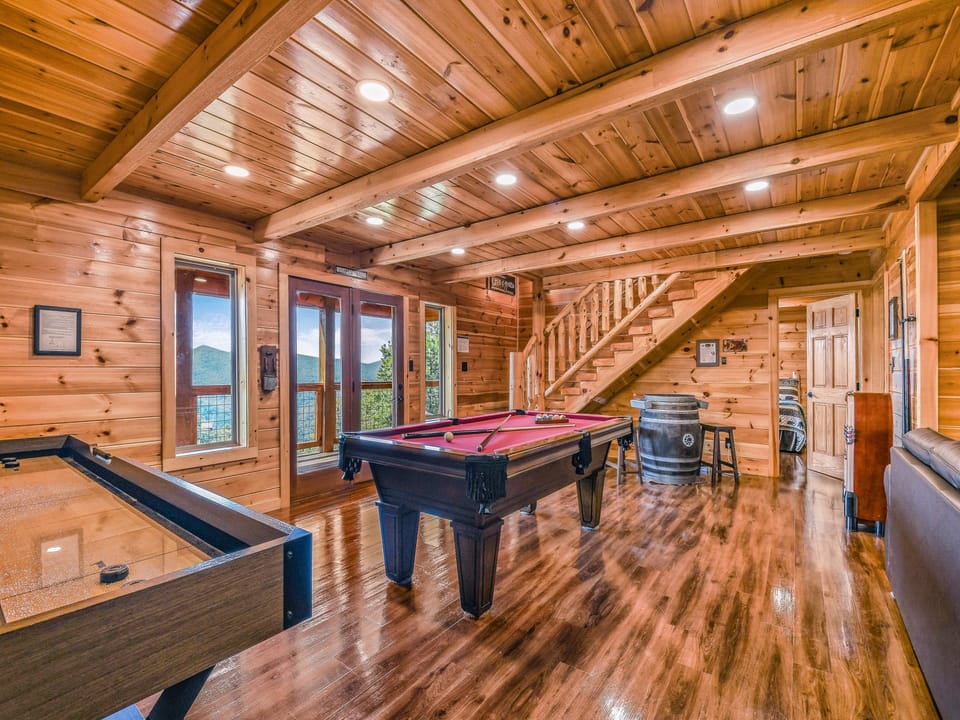 Bear Ridge Mountain View Cabin in Sevier County