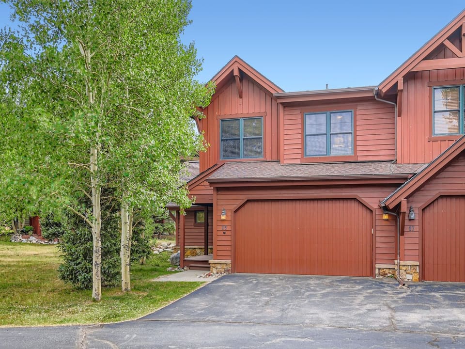Welcome to your charming mountain retreat! Step into this warm, rustic home where red cedar siding meets towering aspens, creating the perfect backdrop for your alpine getaway.