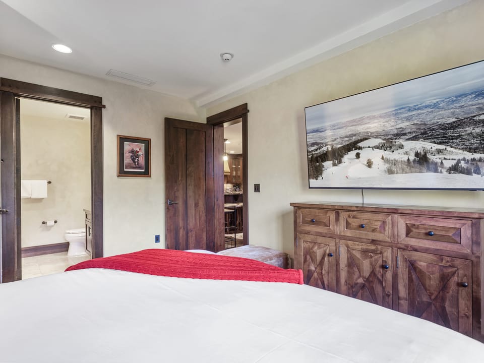 Arrowleaf Lodge at Deer Valley Resort - Two Bedroom Residence #301 Apartment in Park City