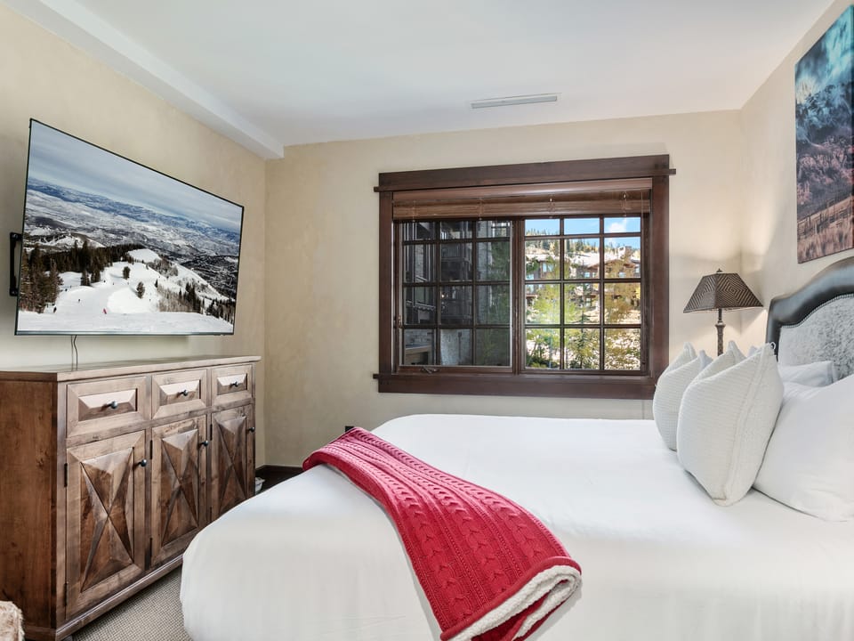 Arrowleaf Lodge at Deer Valley Resort - Two Bedroom Residence #301 Apartment in Park City