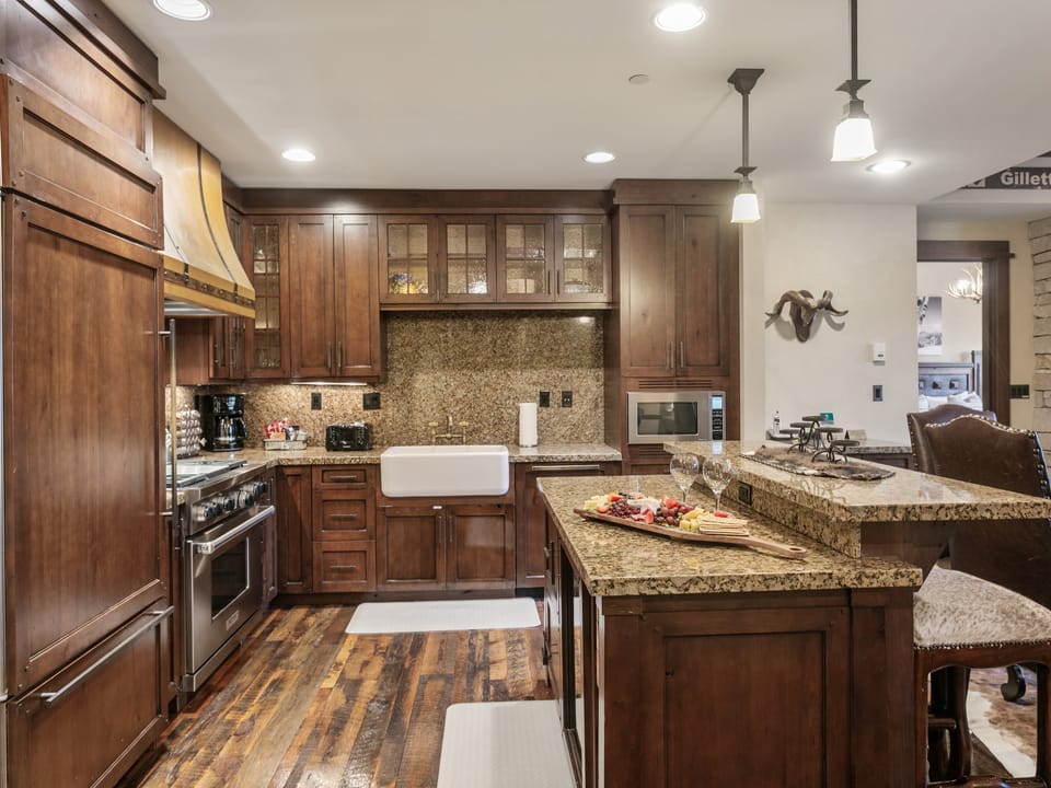Arrowleaf Lodge at Deer Valley Resort - Two Bedroom Residence #301 Apartment in Park City