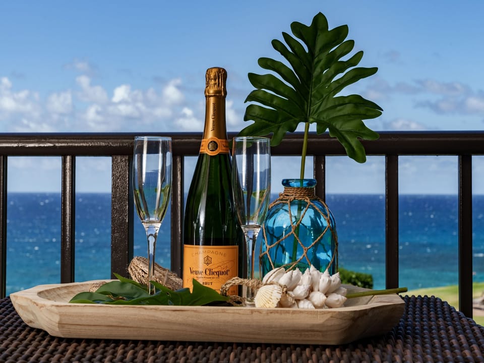 Directo Ocean front Lanai!