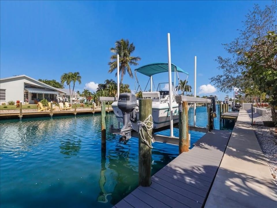 Dock 2