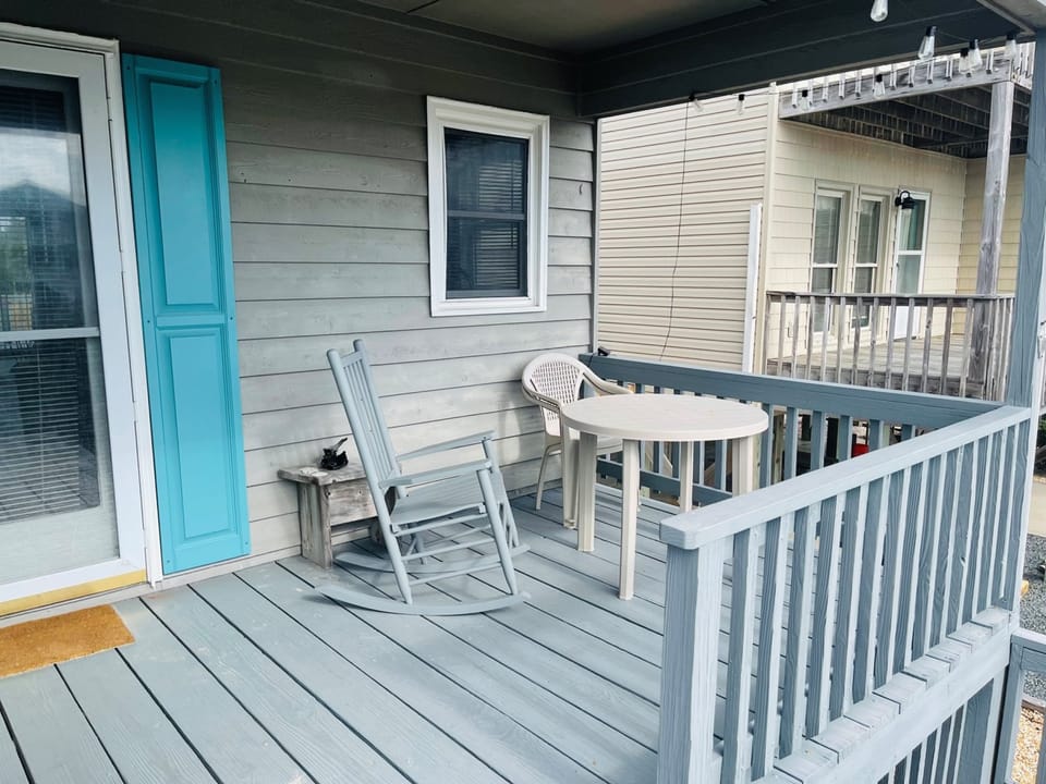 Streetside Deck