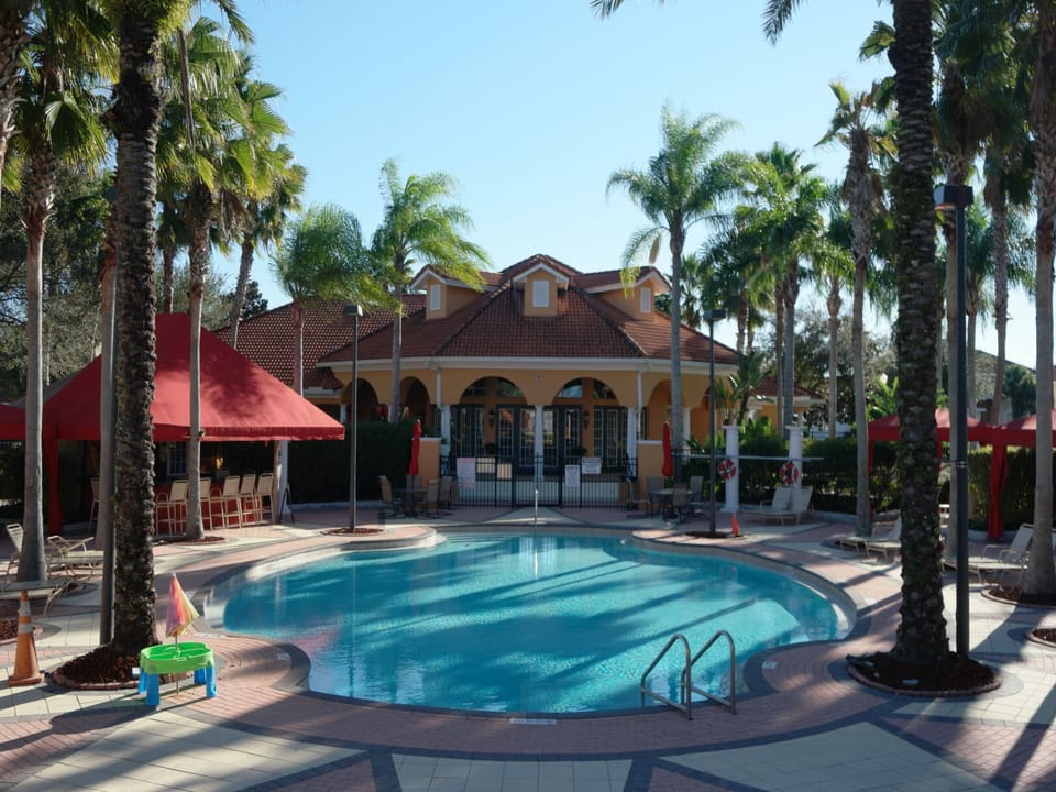 Solana Clubhouse community pool