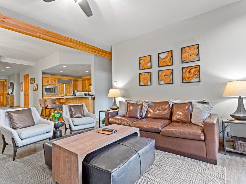 Trail's End Lodge at Deer Valley Resort - Two Bedroom Residence with Spa #404 Apartment in Park City