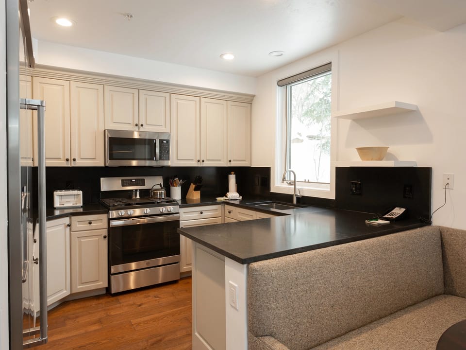 Trail's End Lodge at Deer Valley Resort - One Bedroom Residence with Spa #105 Apartment in Park City