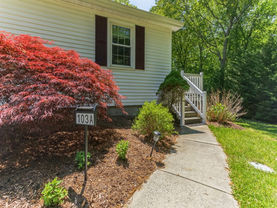 Walkway to 103A, Quaker Farm bungalow