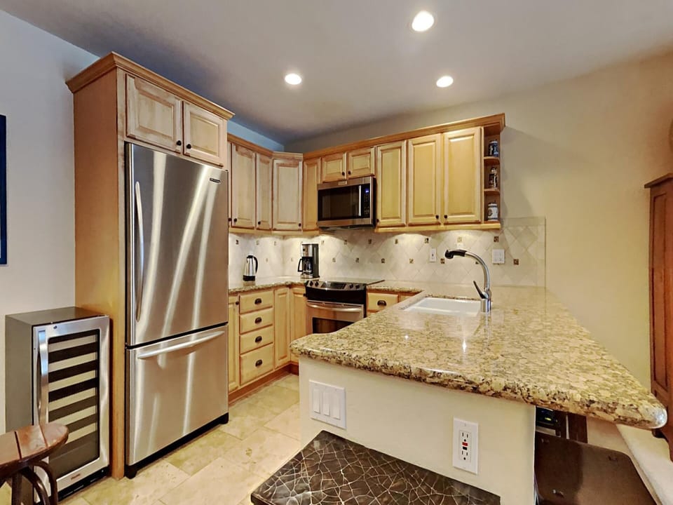 Full Size Kitchen for Coffee and Yummy Meals at Home