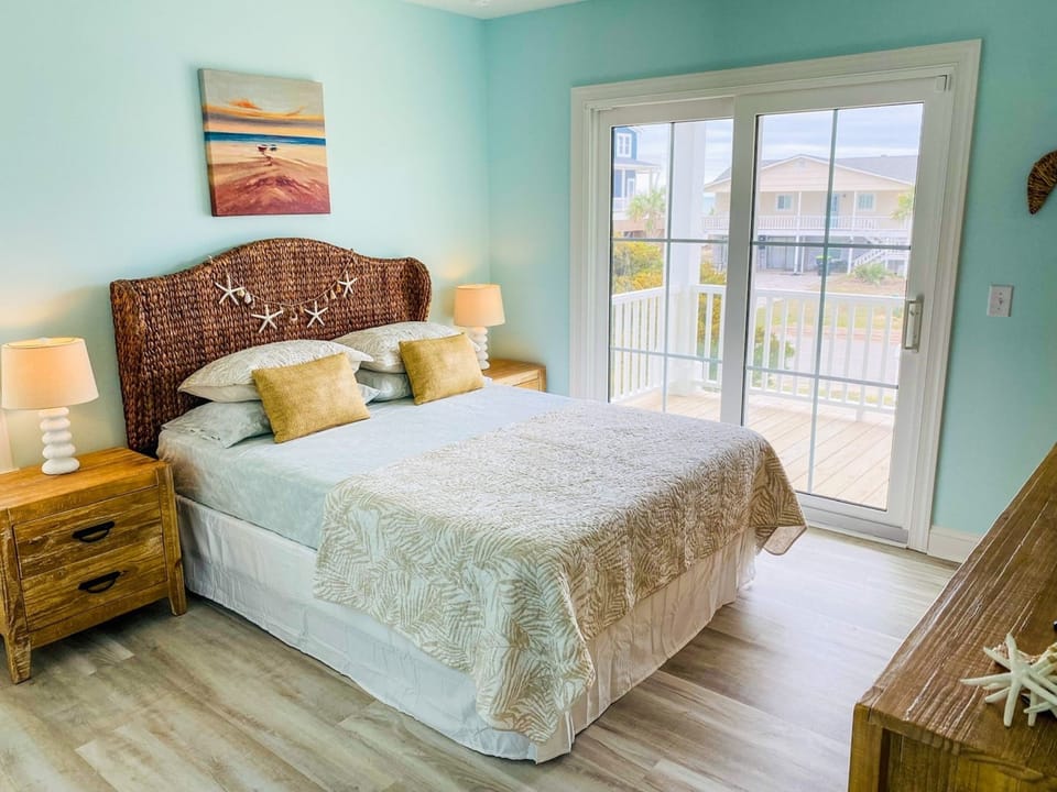 First Floor Queen Bedroom
