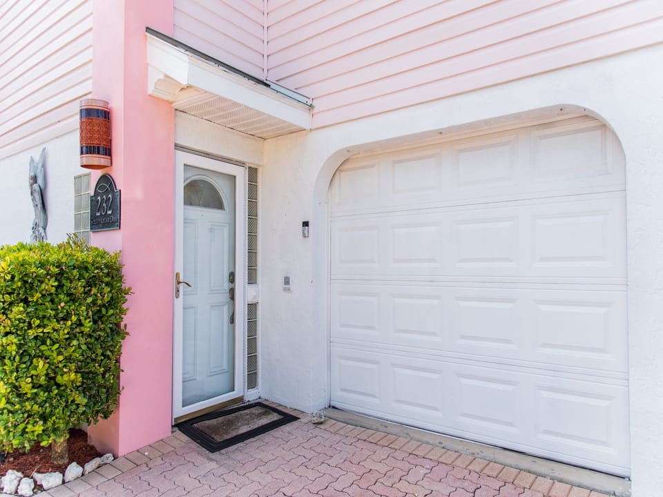 LOWER ENTRY DOOR
