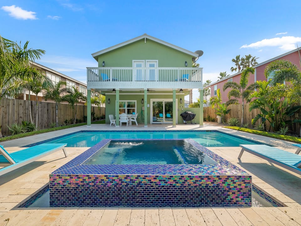 Completely Renovated in 2021! Large Private Pool and Hot Tub