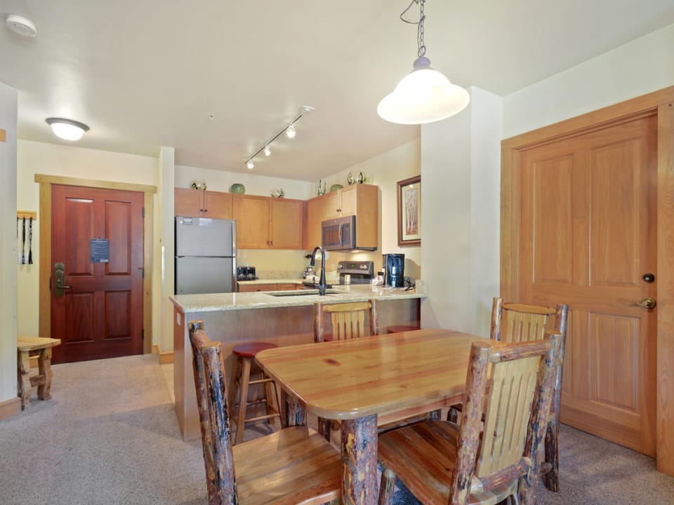 Copper Springs 2 Bedroom Condo #113 Apartment in Copper Mountain