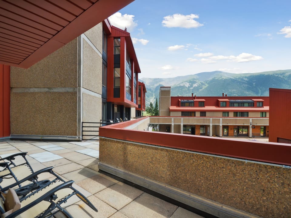 Village Square 2 Bedroom Condo #241/243/245 Apartment in Summit County