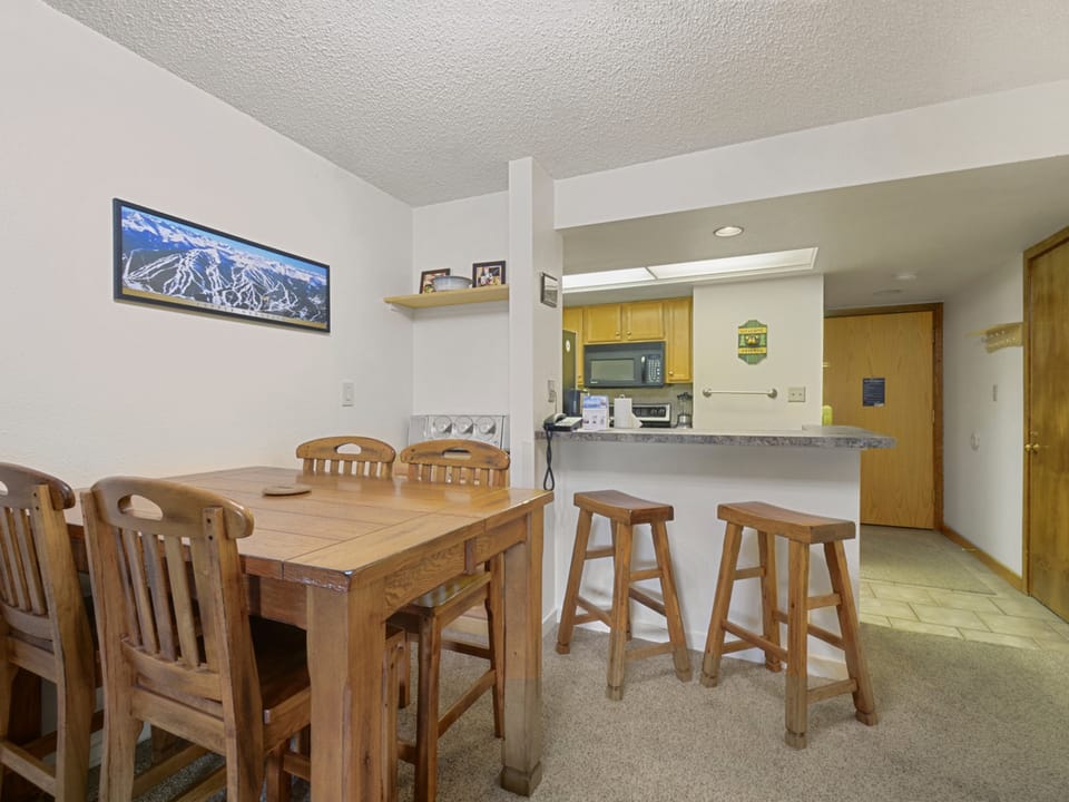 Foxpine 1 Bedroom Condo #208/210 Apartment in Copper Mountain