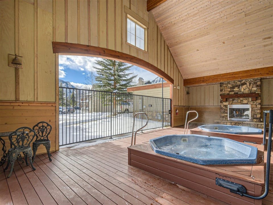 Drake Landing Common Hot Tubs