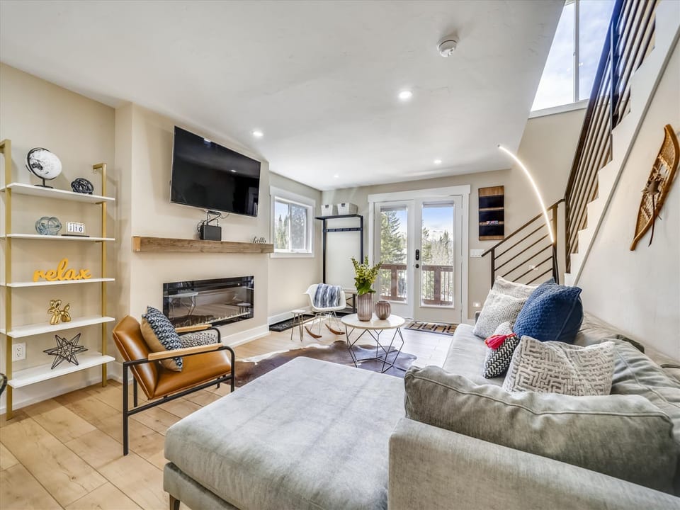 Living Room, Tenmile Viewhouse, Breckenridge Vacation Rental