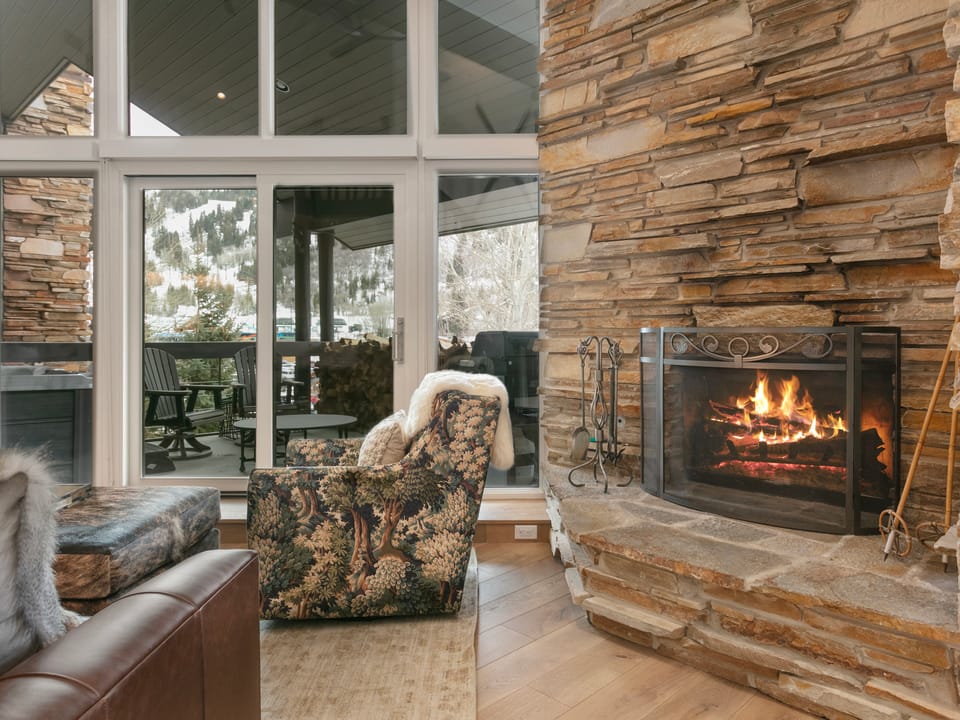 Ski Retreat | Hot Tub | 2BR + Loft Apartment in Park City