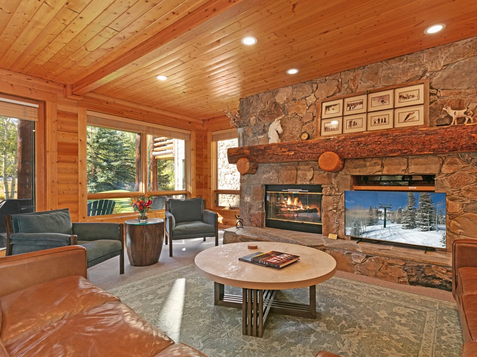 Courchevel at Deer Valley Resort - One Bedroom Condo with Hot Tub # C202 Apartment in Park City