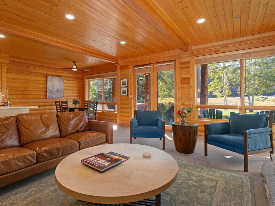Courchevel at Deer Valley Resort - One Bedroom Condo with Hot Tub # C202 Apartment in Park City