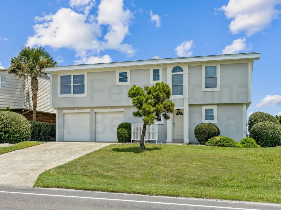 Front of House/Driveway