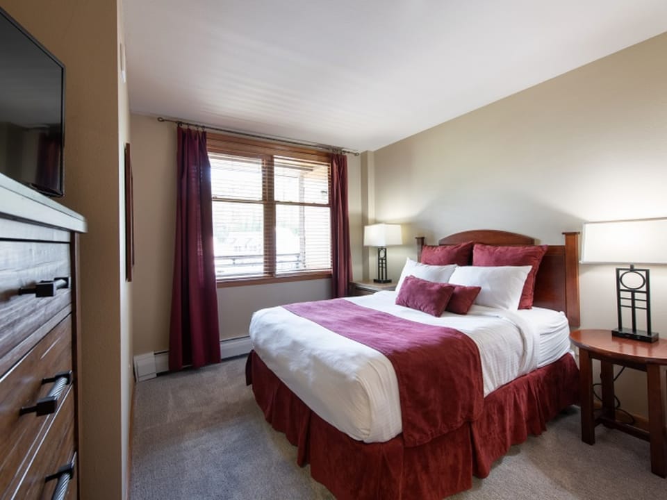 Mountain View Ski-In Ski-Out Condo - Zephyr Mountain Lodge Premium-Rated 2516 Apartment in Winter Park