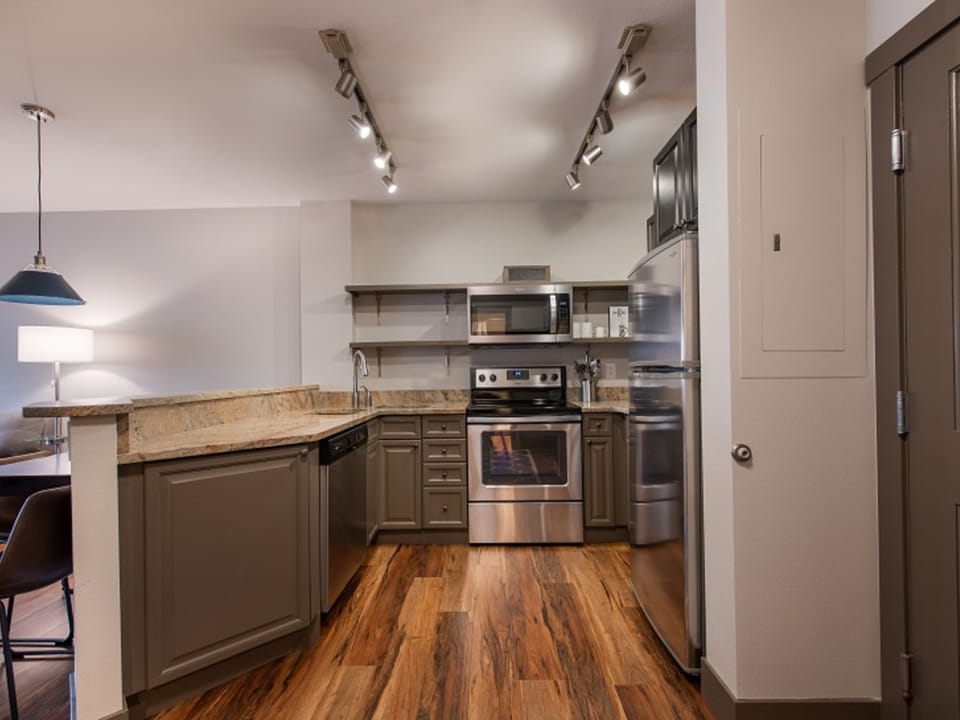 Slopeside Ski-In Ski-Out Condo - Zephyr Mountain Lodge Premium-Rated 1214 Apartment in Winter Park