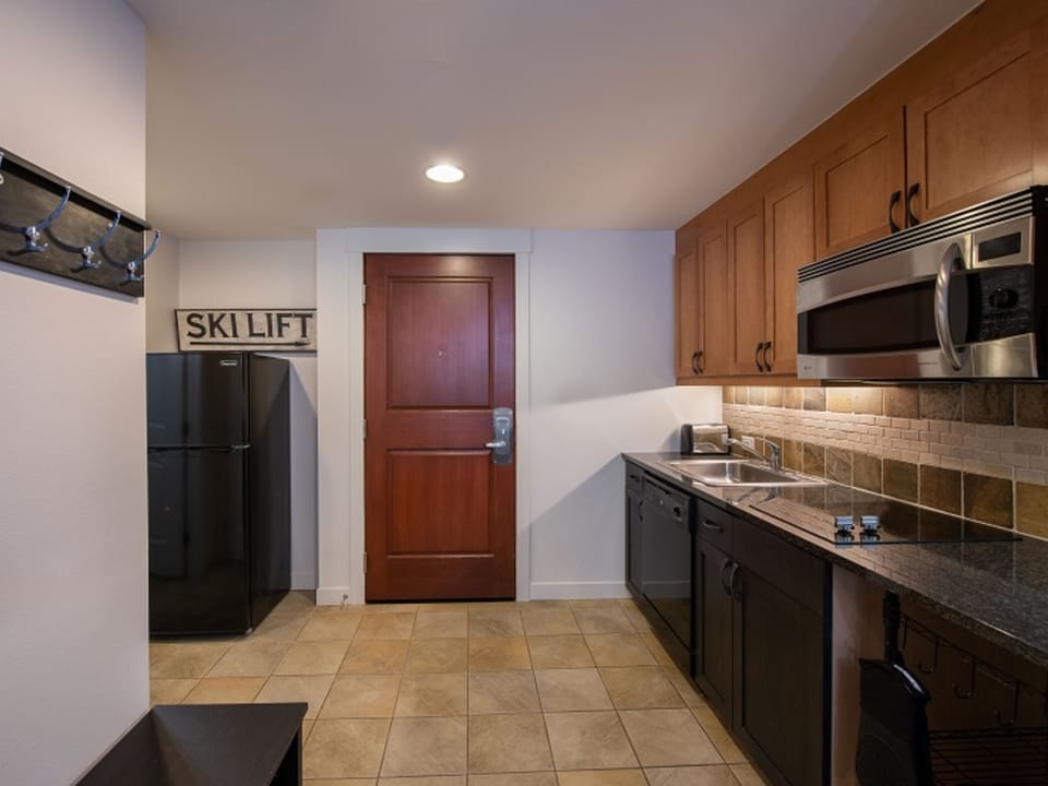 Contemporary Ski Condo with Continental Divide View- Fraser Crossing/Founders Pointe Premium-Rated 4470 Apartment in Winter Park