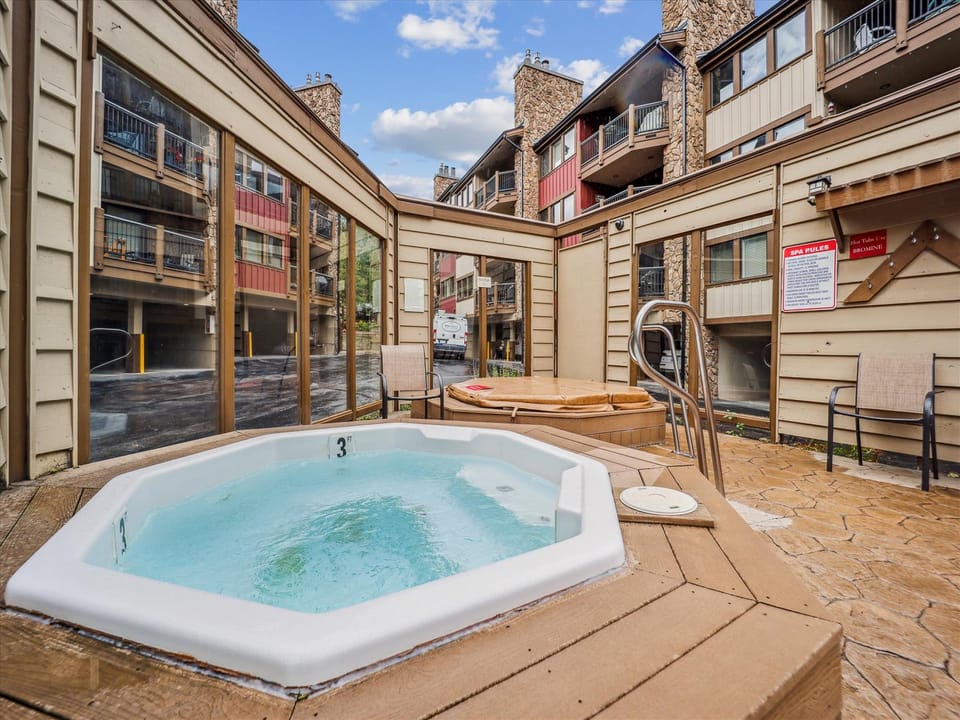 Communal Hot Tubs - Park Place 302C - Breckenridge Vacation Rental
