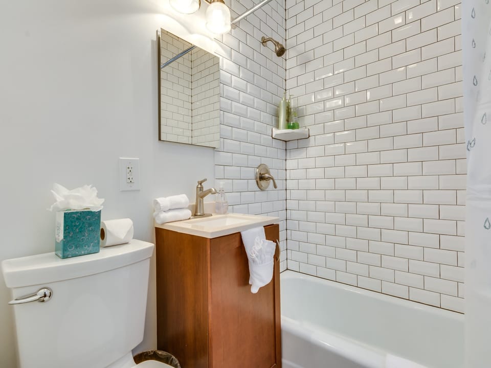 The bathroom is so fresh and modern!