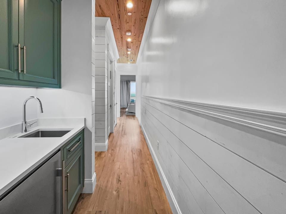 Summerwind | Wet Bar & Beverage Fridge | 4th Floor