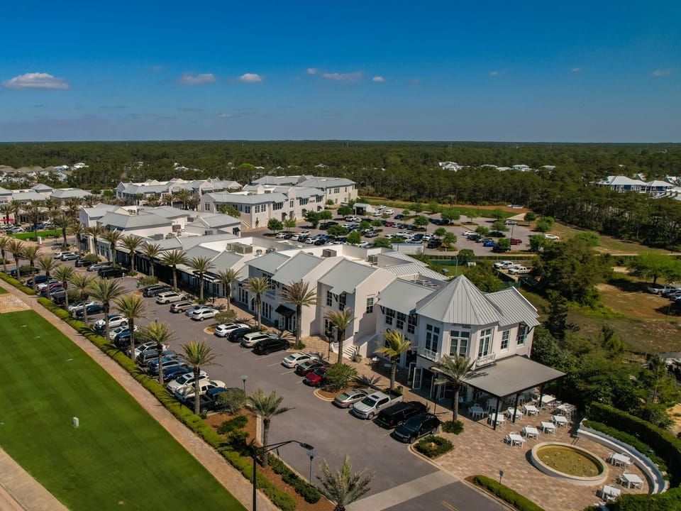 30Avenue Shops & Restaurants