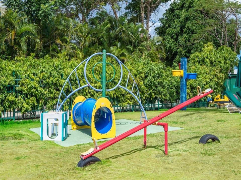 Glitter Bay Estate - Playground