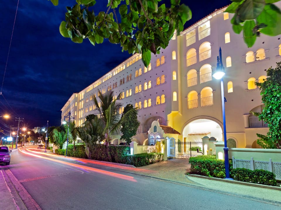 Sapphire Beach 309 - Streetscape