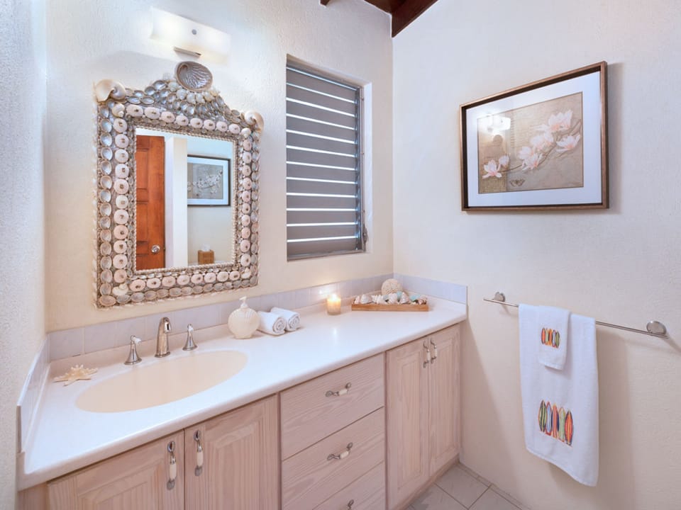 Church Point 4 - The powder room on the ground floor