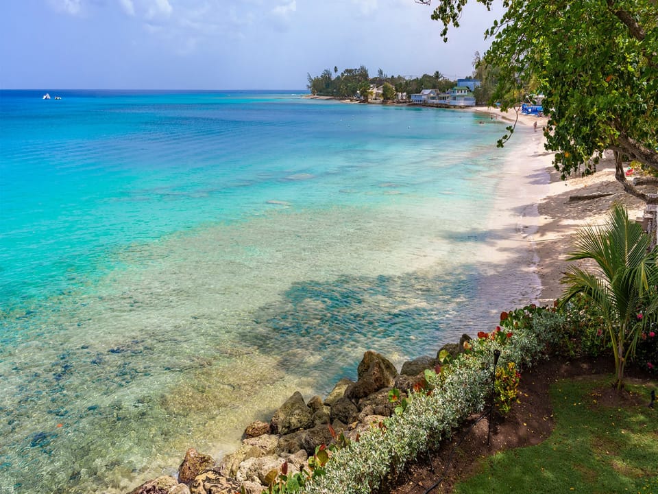 Hemingway House - Set on a stunning white sand of Gibbes Beach