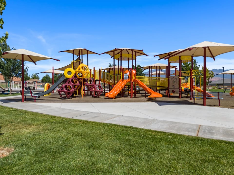 Dixie Springs Park (3 Minute Drive)