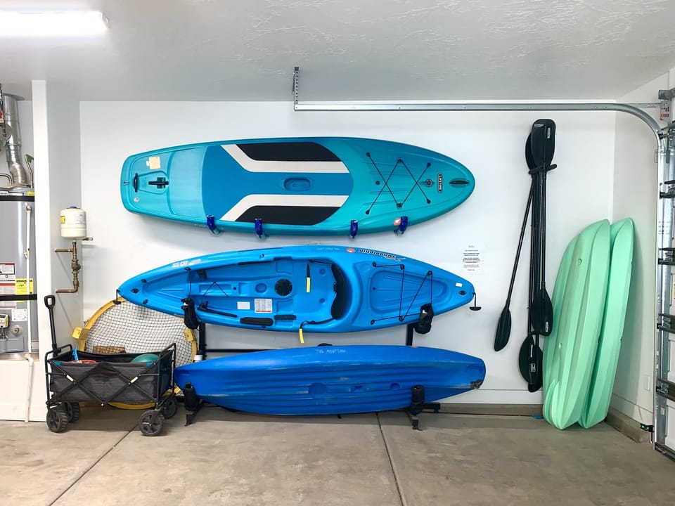 Water Vessel Rack