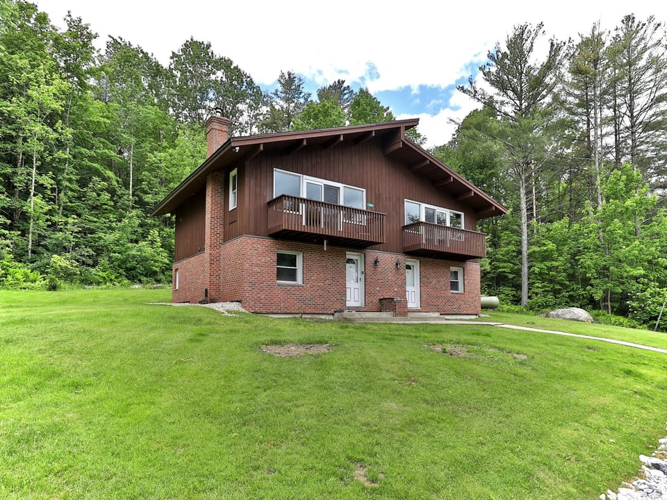 Fantastic place with beautiful nature around the House.