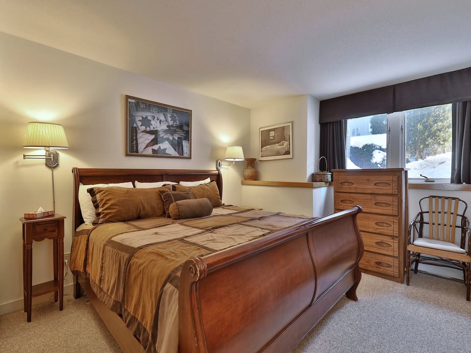 Comfy bedroom with queen size bed