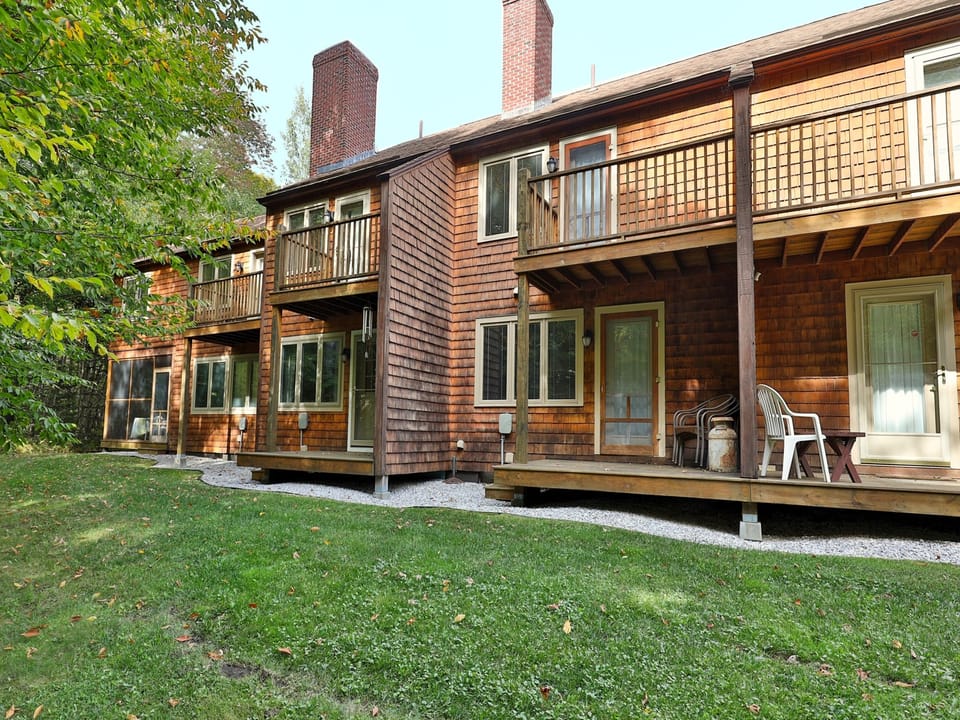 Exterior view of back balcony's at Glazebrook