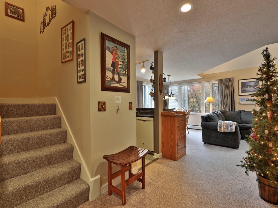 View into open floor plan living/kitchen dining area
