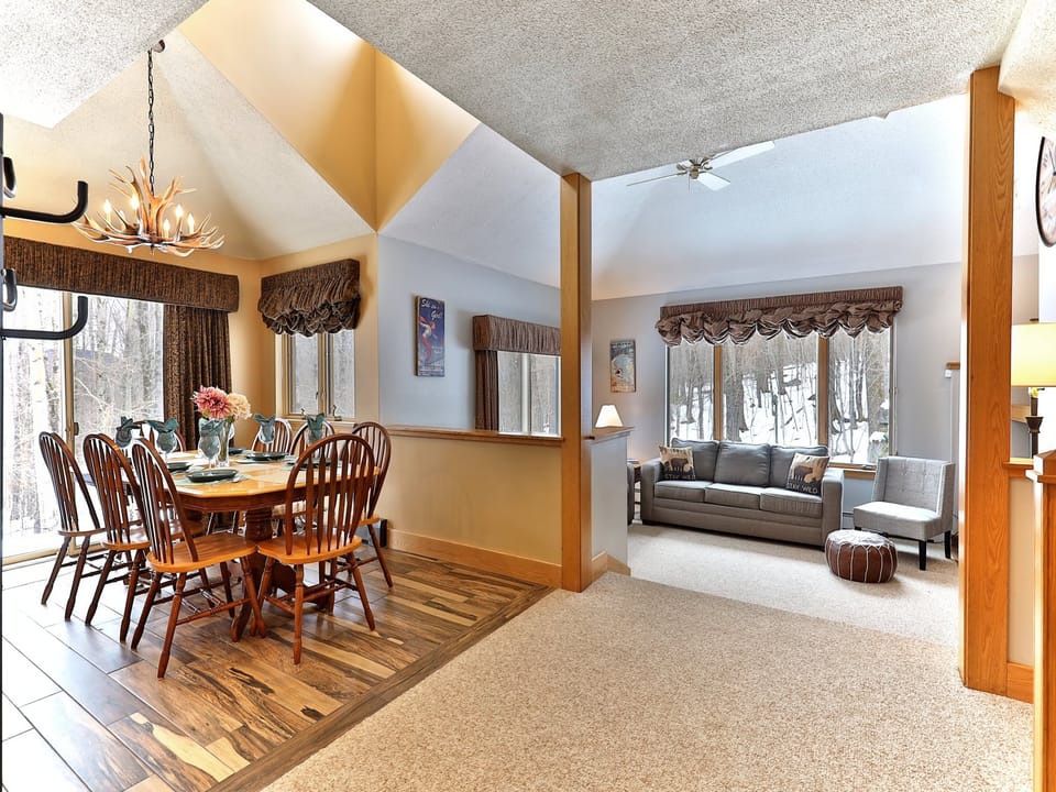 Spacious Dining and living room area