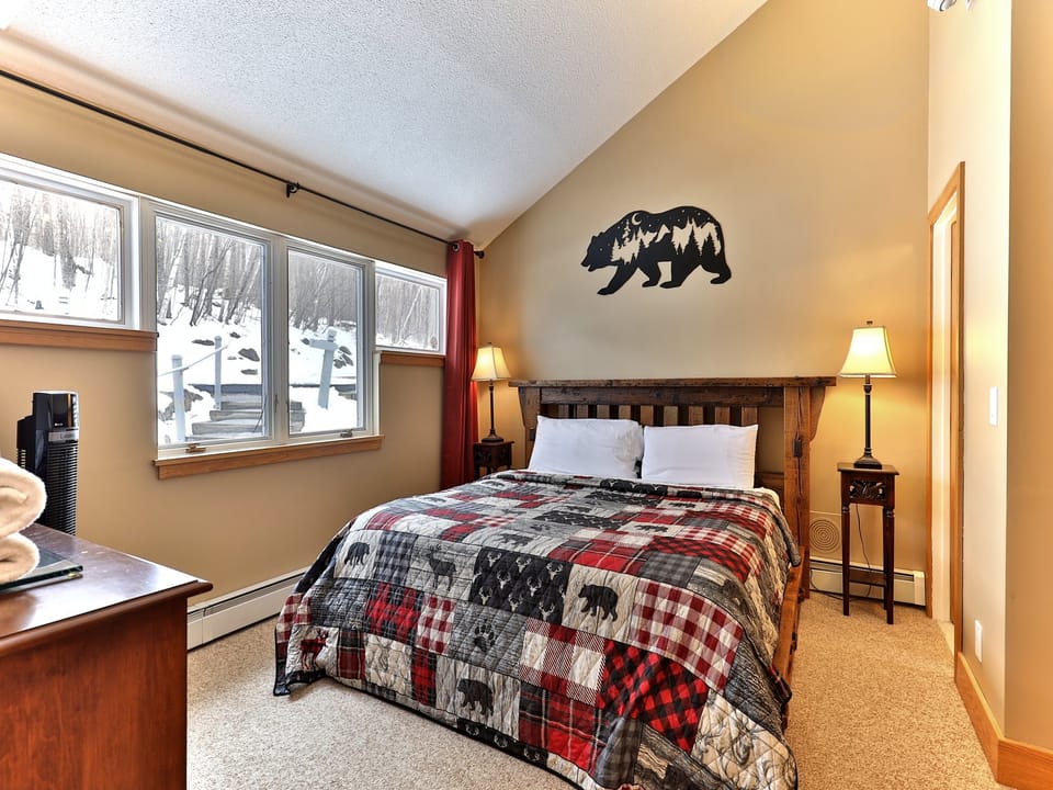 Bedroom with King bed
