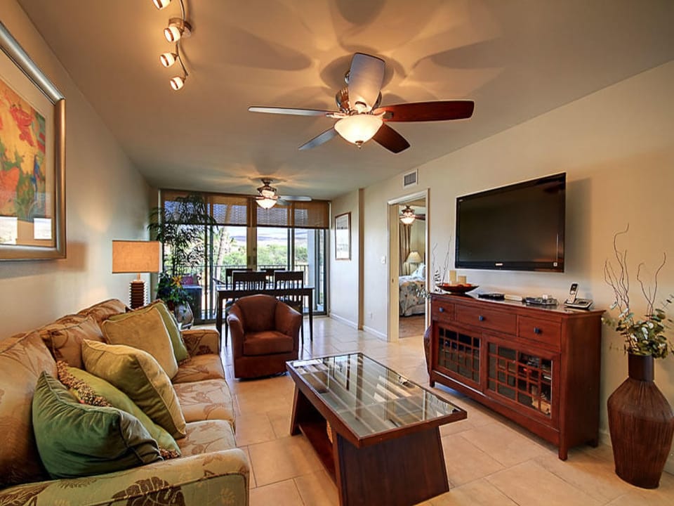 8 Royal Mauian 601