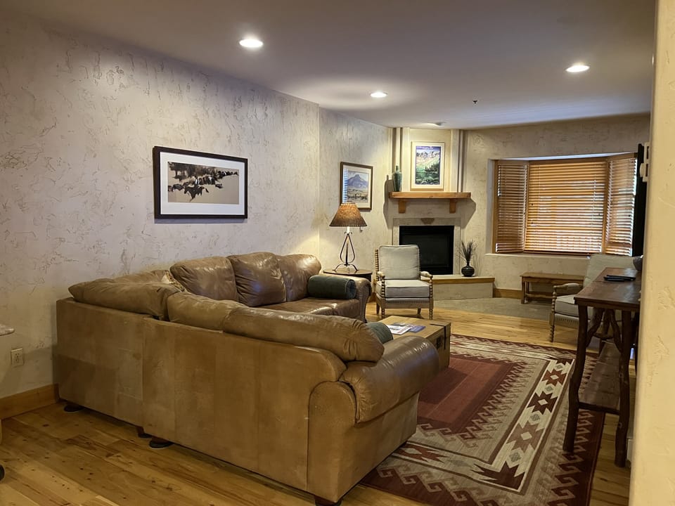 Dining to livingroom