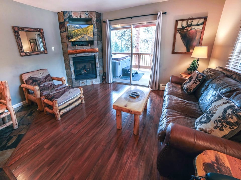 Living Room with Gas Fireplace