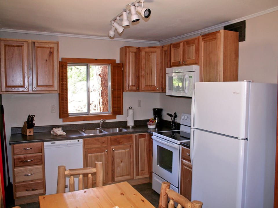Full Kitchen
